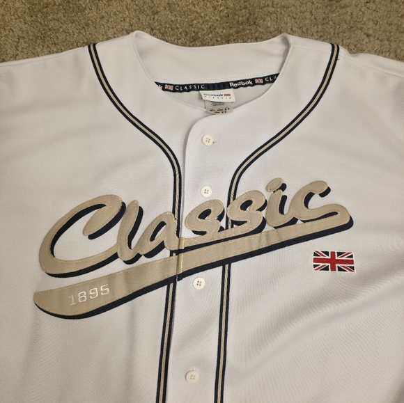 Reebok - Picture 3 of 4